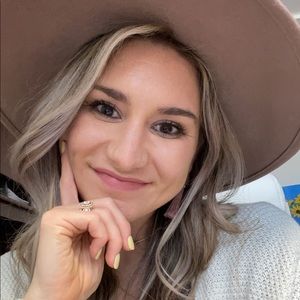 Meet your Posher, Haley